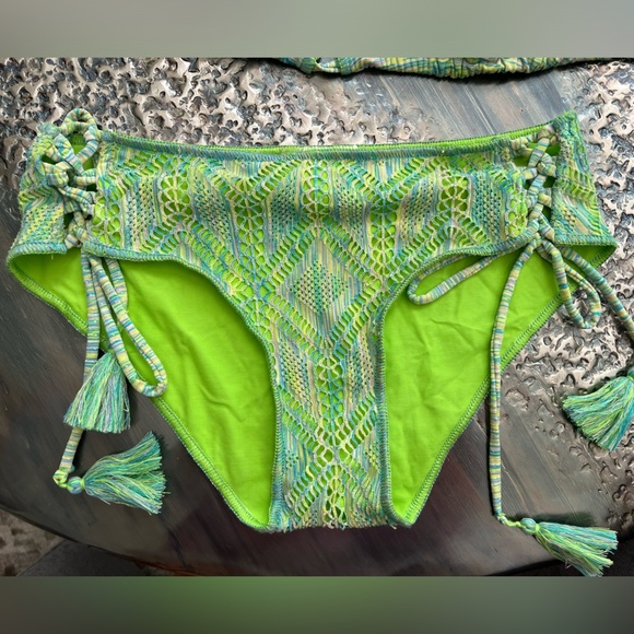 Becca triangle top size D bikini Emily side tie hipster size small *green* - Picture 2 of 12